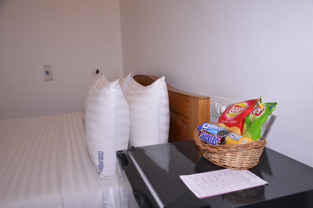 Hotel Cours Chabrol Puducherry Zimmer foto