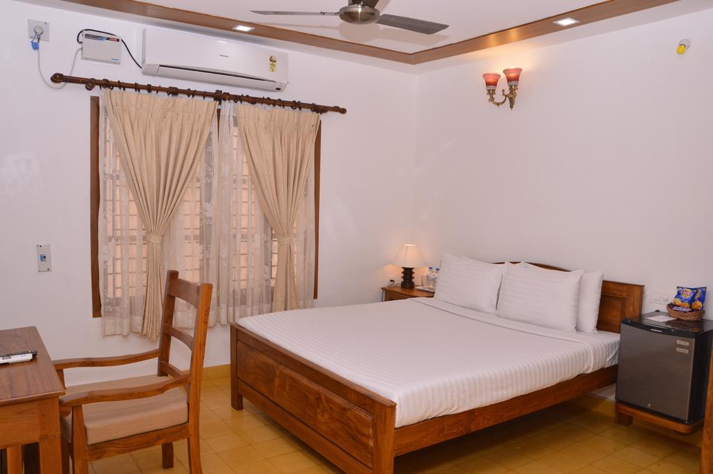 Hotel Cours Chabrol Puducherry Zimmer foto
