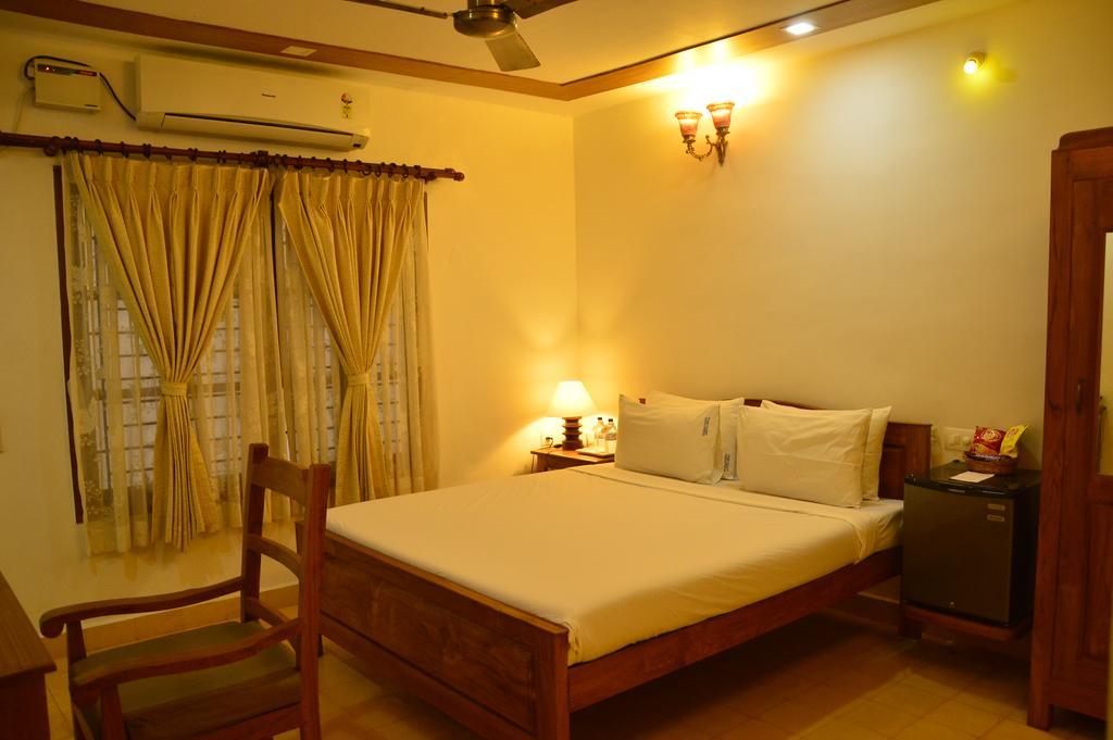 Hotel Cours Chabrol Puducherry Zimmer foto
