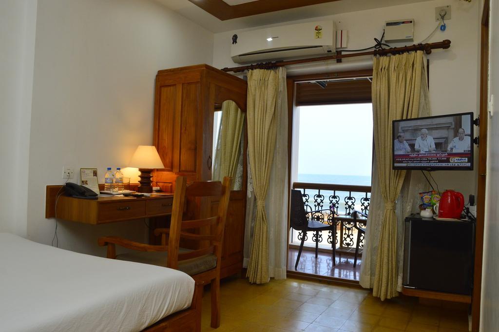 Hotel Cours Chabrol Puducherry Zimmer foto