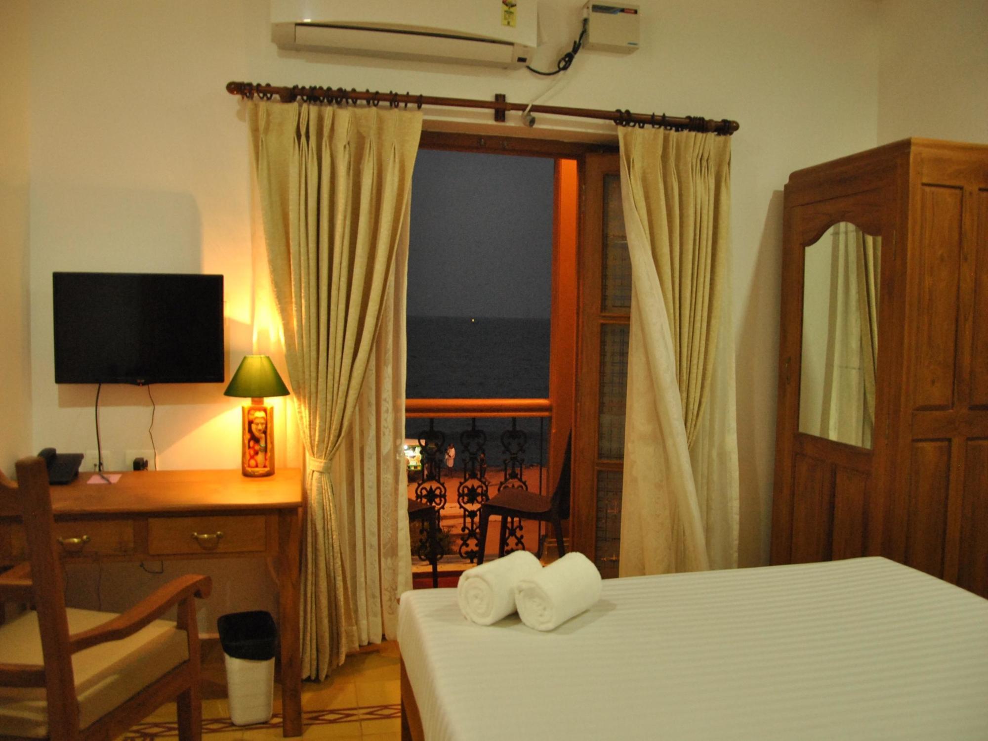 Hotel Cours Chabrol Puducherry Exterior foto