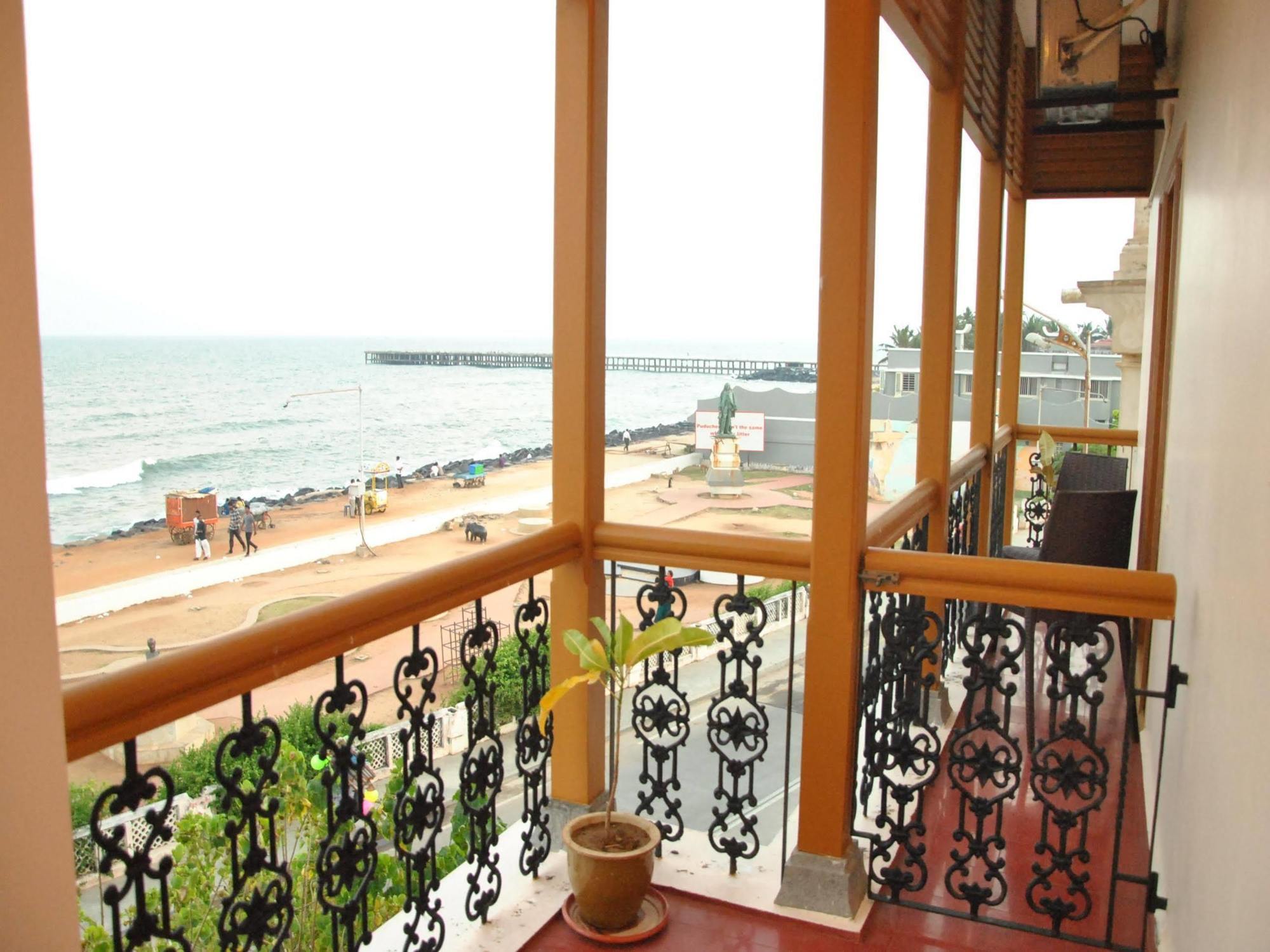 Hotel Cours Chabrol Puducherry Exterior foto